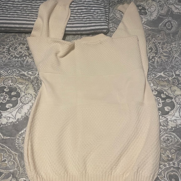 Authentic Burberry large crest 100% wool sweater - Picture 5 of 6